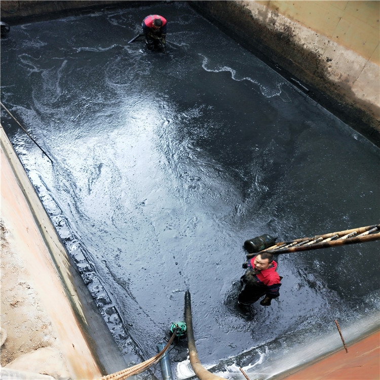 陈场镇废水池清理